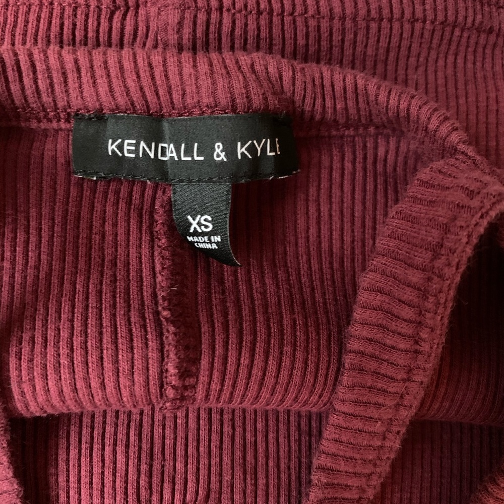 Kendall & Kylie Crop Top - Picture 3 of 3